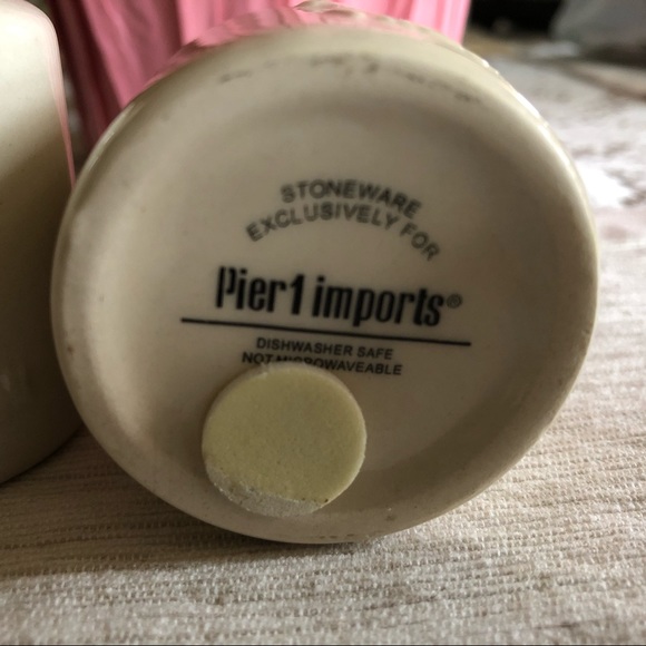 Pier one imports olive oil and vinegar bottles - Picture 3 of 4